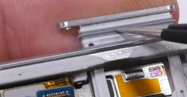 三星 Note 7 的 sim 卡硅膠結(jié)構(gòu).png 三星 Note 7 的 sim 卡硅膠結(jié)構(gòu).png